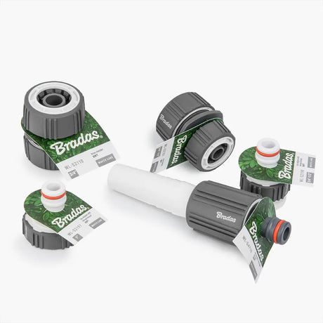 Detailansicht der Bradas WHITE LINE Schnellkupplung für 13 mm (1/2") Gartenschlauch mit sicherer Befestigung.